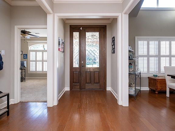 4th image of 4 Woodfern Dr