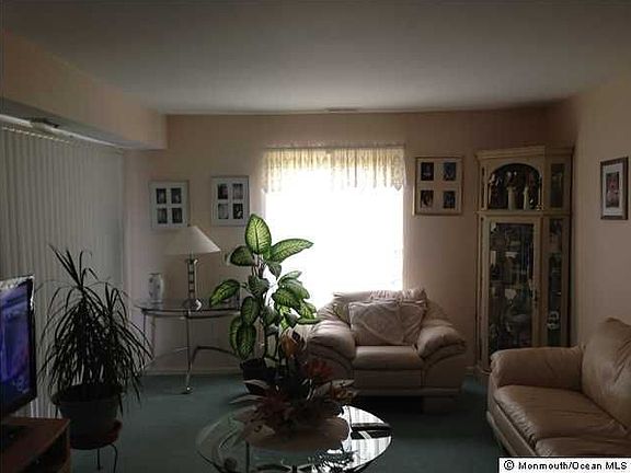 3rd image of 131 Northrup Dr