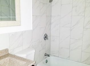 3711 N Pine Grove Ave, Chicago, IL 60613