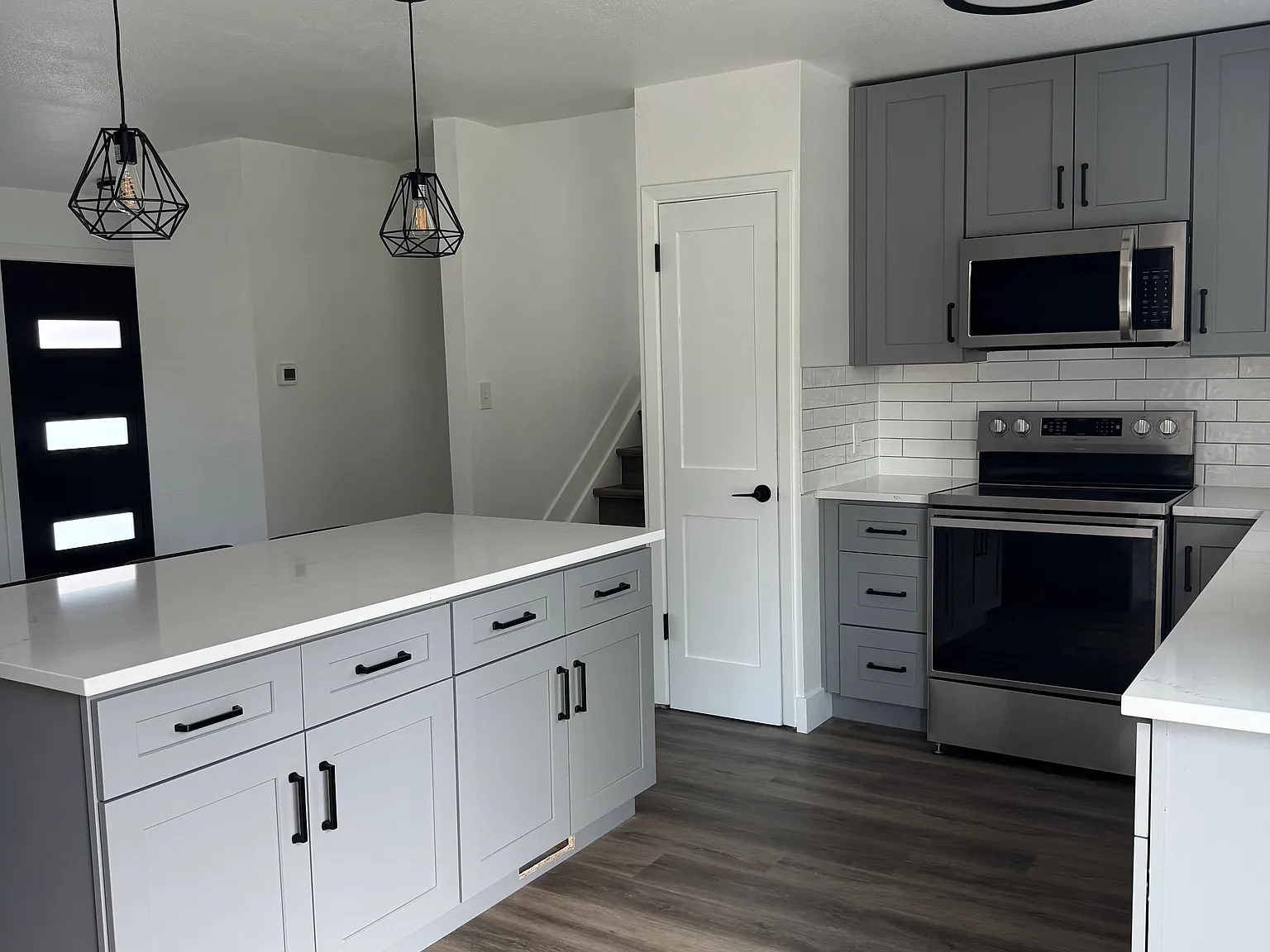 1482 Quivira Dr — Photo 3