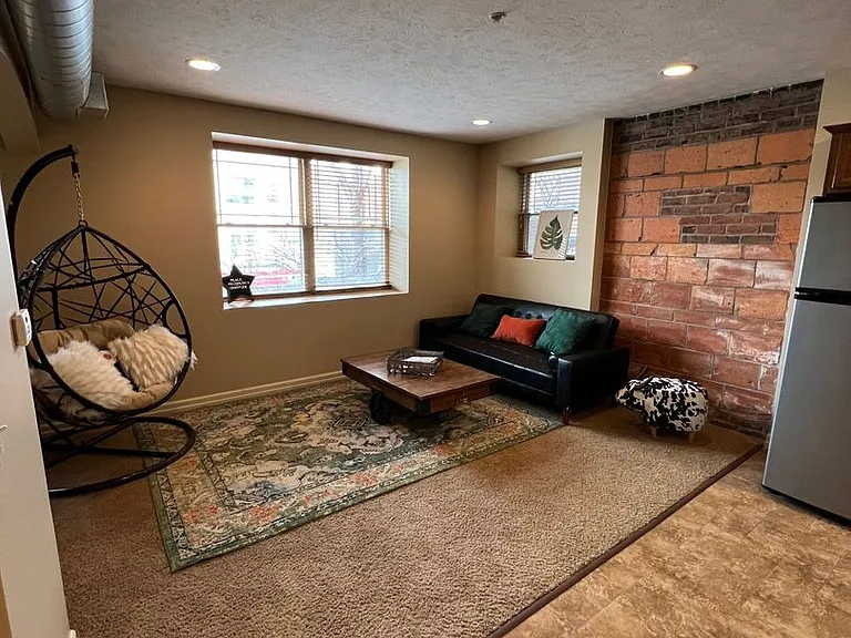 3005 Harney St — Photo 13