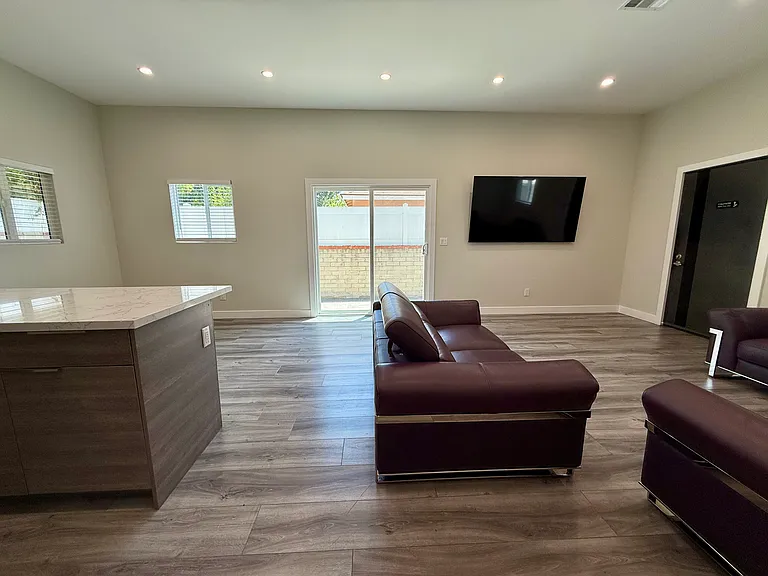 2428 N Lincoln St #101 — Photo 6