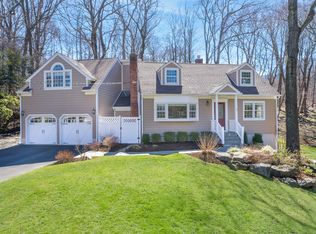 36 Rolling Ridge Rd, Ridgefield, CT 06877