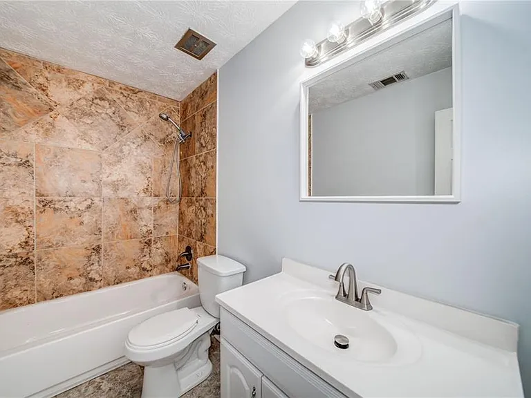 280 Winding River Dr #B — Photo 32