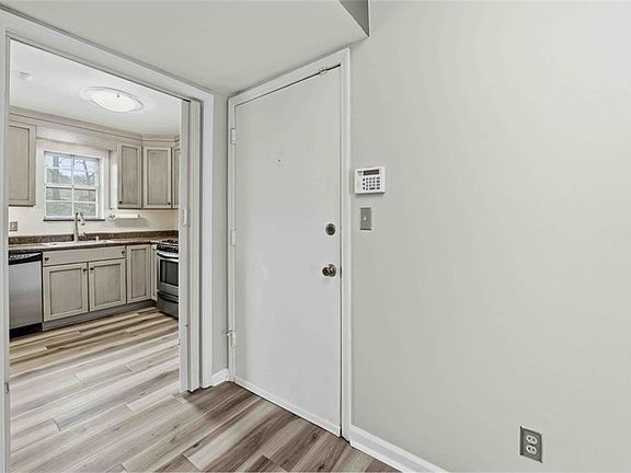 3rd image of 5506 Kingsport Dr