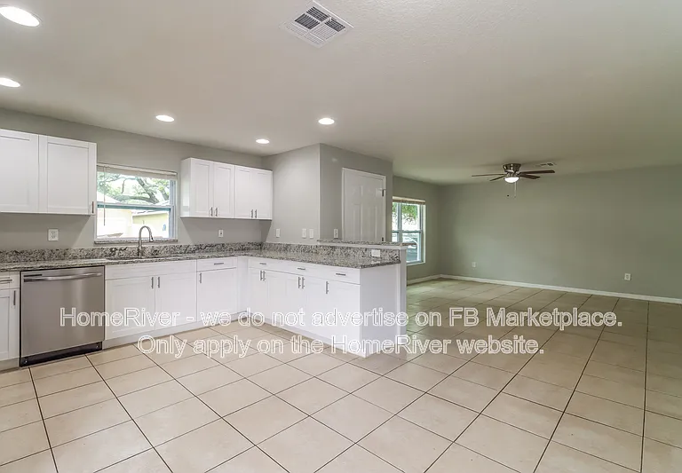 2213 E Emma St — Photo 8