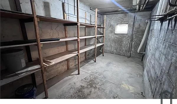 5766 W Jefferson St — Photo 15