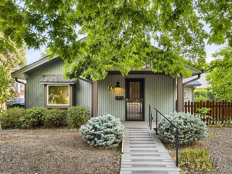 747 E Arkansas Ave — Photo 1