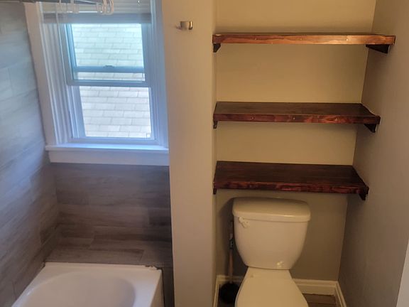 4th image of 1424 Madison Ave #A