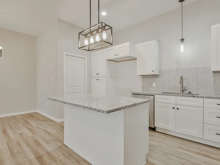 1313 Corpus Ave #B — Photo 7