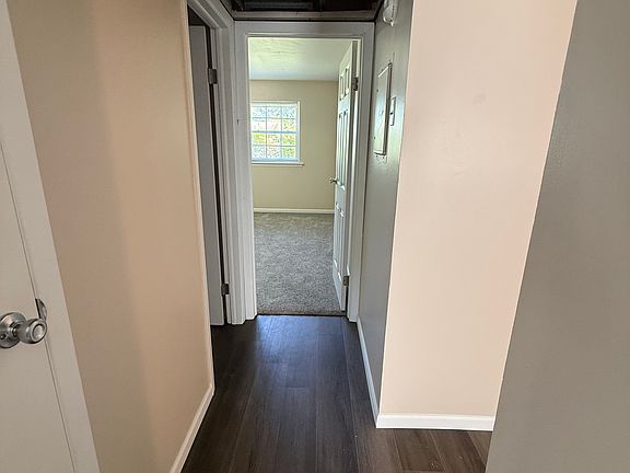 3rd image of 685 Carnation St SE APT A