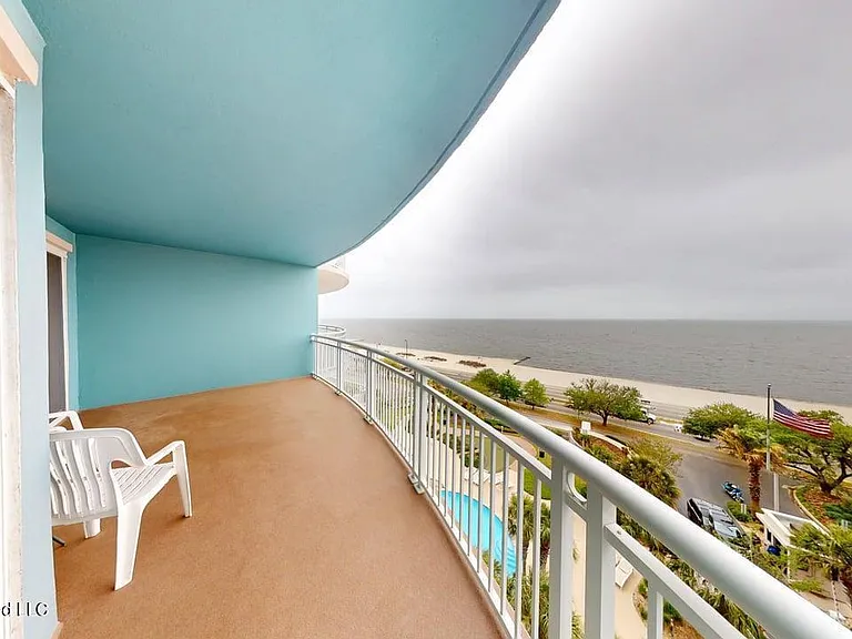 2230 Beach Dr #706 — Photo 4
