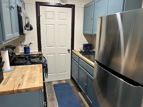 Butcher block kitchen counter tops