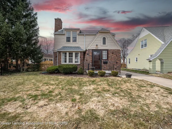 555 Collingwood Dr, East Lansing, MI 48823