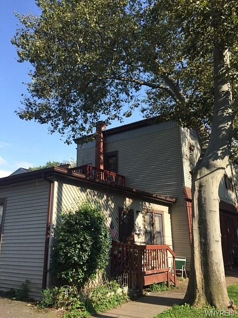 2nd image of 244 Broad St