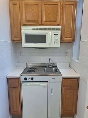 Rented by R & E Real Estate Management Co Inc | media 18