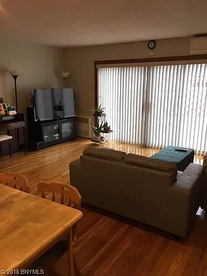 Sold by Superior Realty Service | media 3