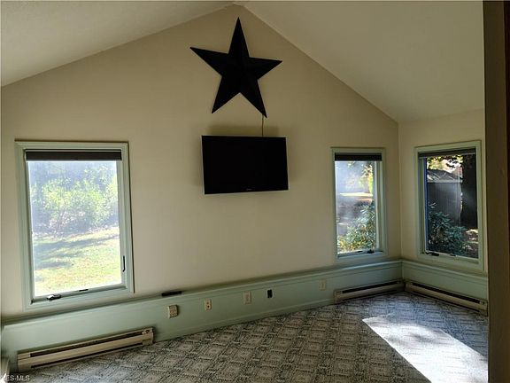 3rd image of 2329 Parkway Dr