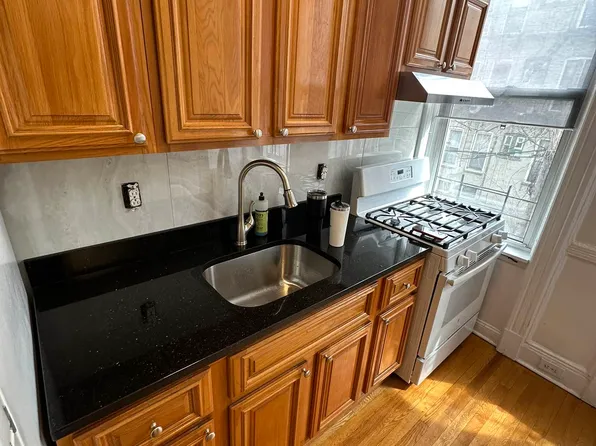 17-20 Himrod Street image 1 of 11