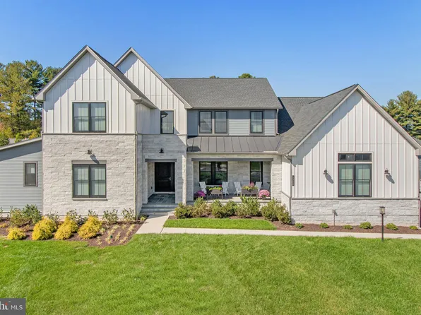 1352 Tate Modern Ln, Great Falls, VA 22066