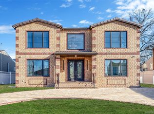 957 Dana Avenue, Valley Stream, NY 11580