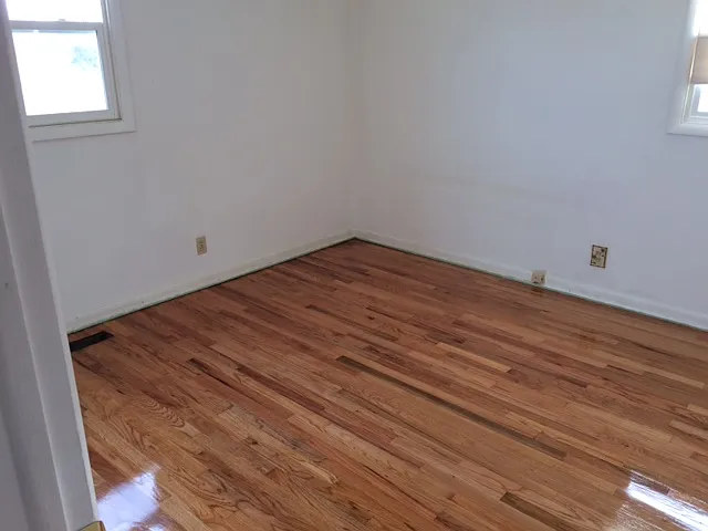2721 Navarre Rd — Photo 6