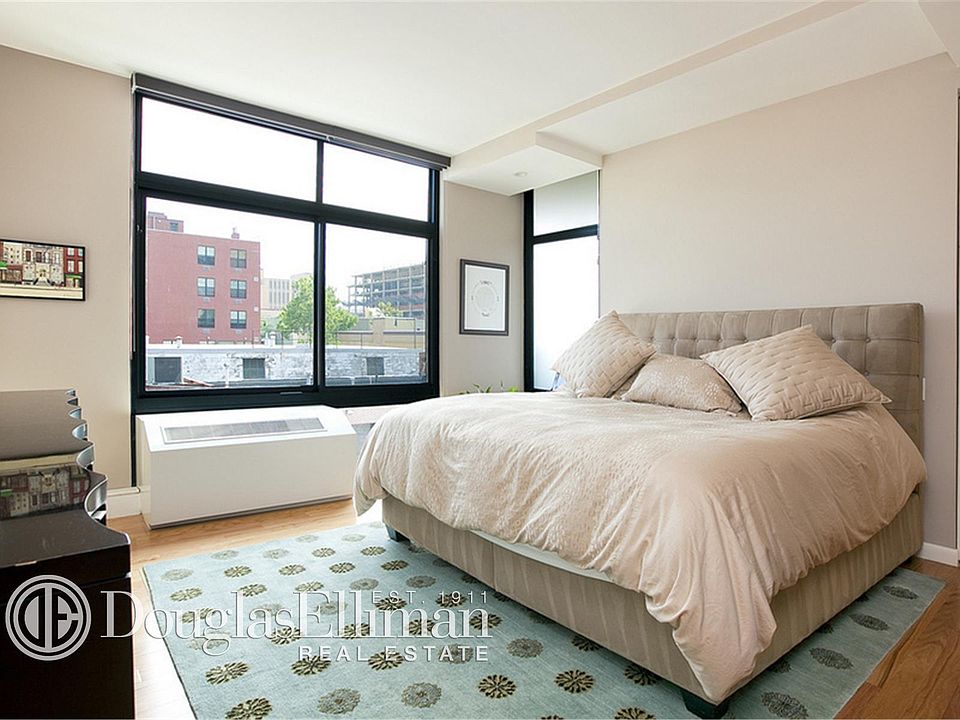 1st image of 5-49 Borden Ave #D4
