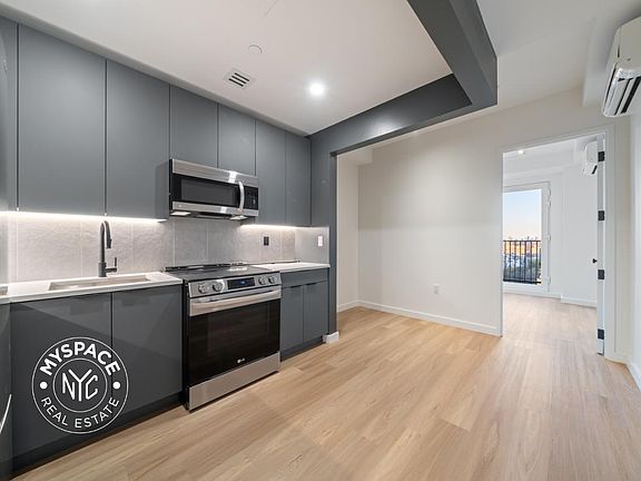 3rd image of 931 Carroll St #910