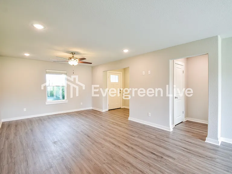 418 N Mojave St — Photo 13