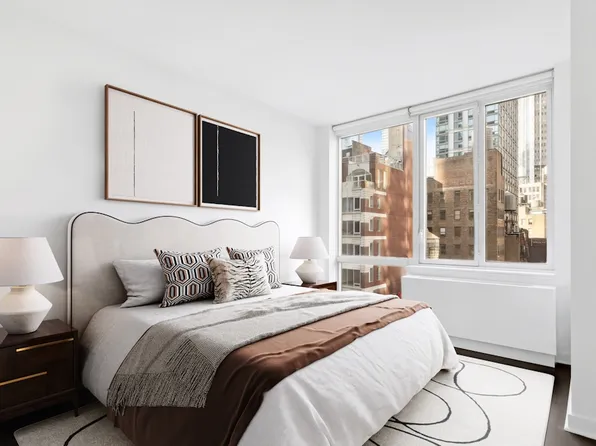 309 5th Avenue image 2 of 18