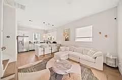 5th image of 4816 Cochran St Room 4