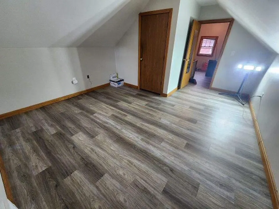 1321-1327 W 33rd St