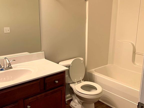 4th image of 6023 Cullen Dr