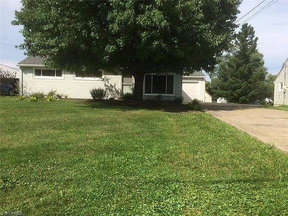 2nd image of 1987 Edgewood Dr