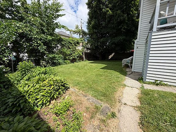 4th image of 11 Woodford St
