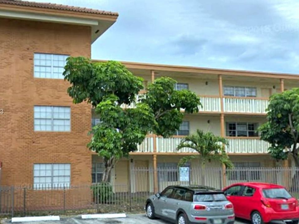 1st image of 1855 NE 121st St APT 28