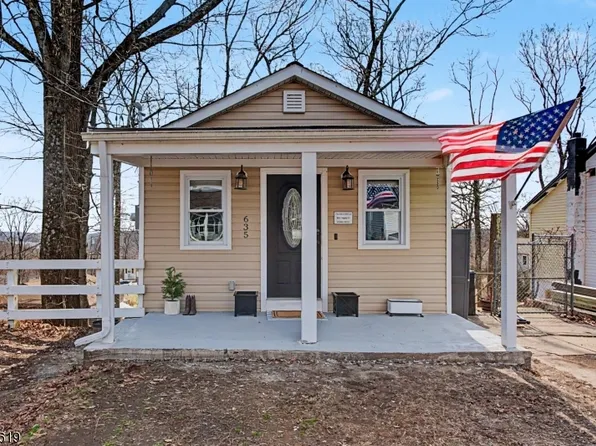 635 Brooklyn Mountain Rd, Hopatcong Boro, NJ 07843