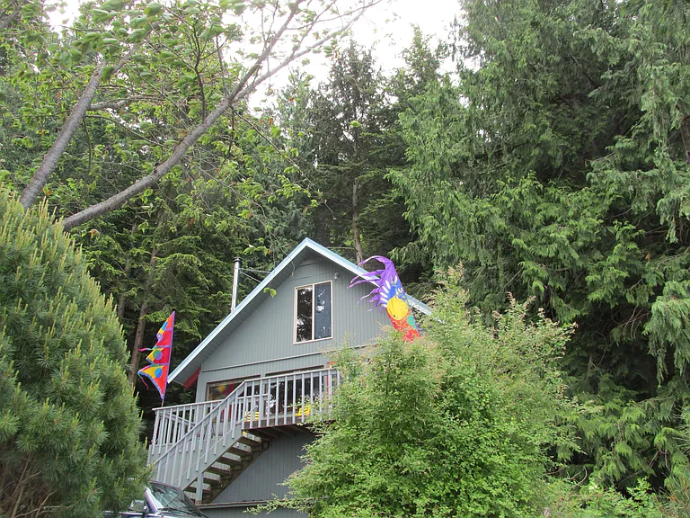 GUEST HOUSE ON 1/2 acre PROPERTY