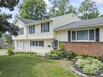 107 Horseshoe Way, Lincroft, NJ, 07738