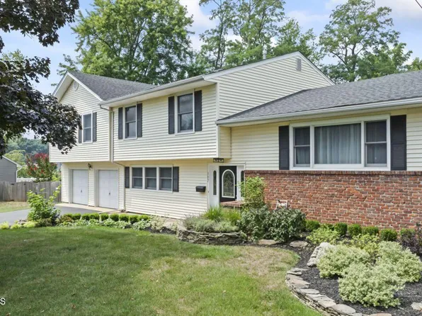 107 Horseshoe Way, Lincroft, NJ 07738