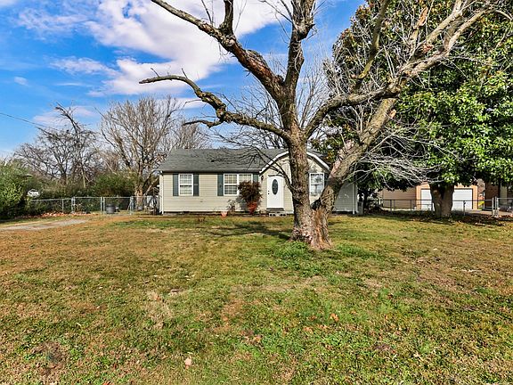 2nd image of 317 Needmore Ct