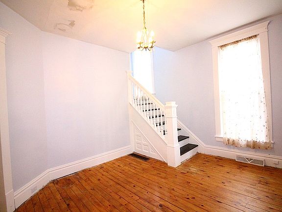5th image of 1035 Jefferson Ave