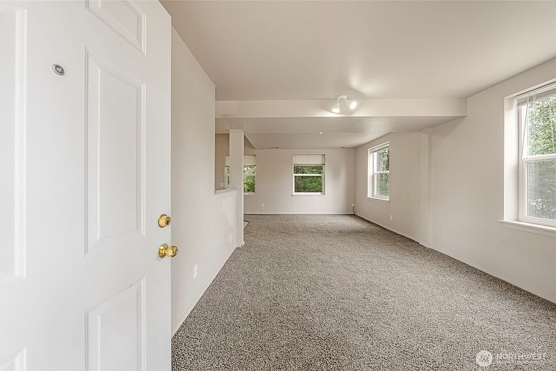 3rd image of 6387 NW Aileron Court
