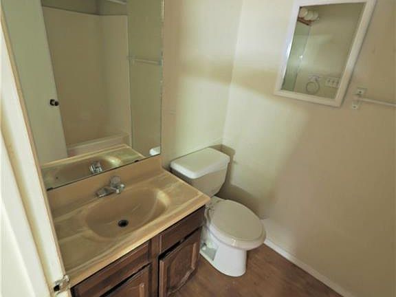4th image of 1503 Meadows Dr
