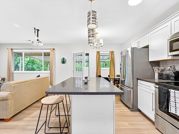 4th image of 104 Nottingham Ln