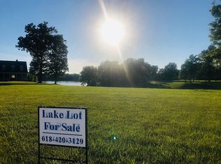37 Lake Vista Dr, Taylorville, IL 62568