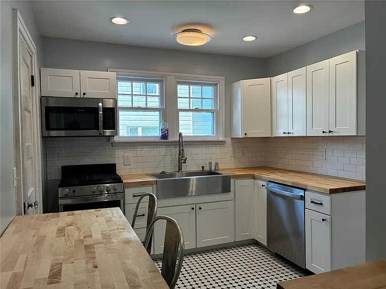 314 S Pleasant St — Photo 9