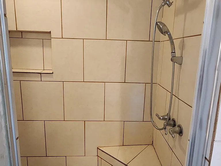 808 Howell Dr — Photo 22