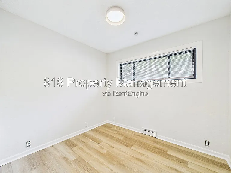 11230 Corrington Ave — Photo 14