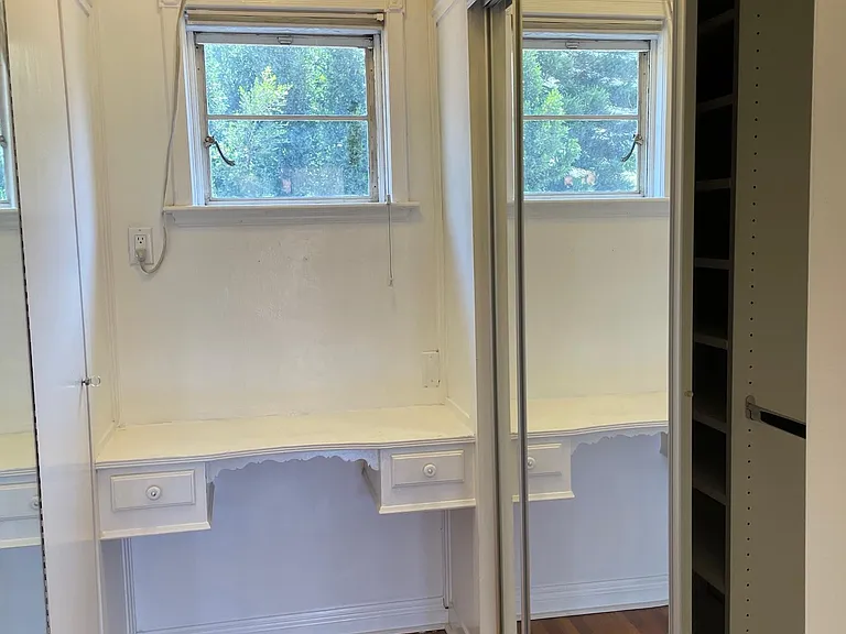 10804 Lindbrook Dr — Photo 18